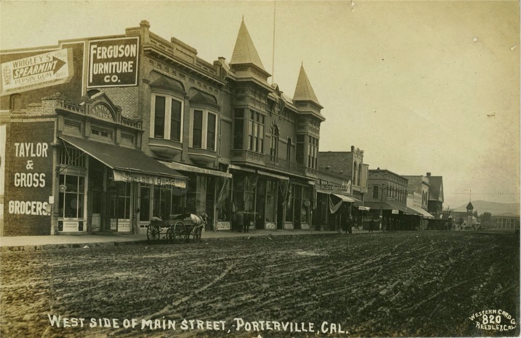 Historic Main Street in Porterville California – Oldtown Porterville Murals and Monuments